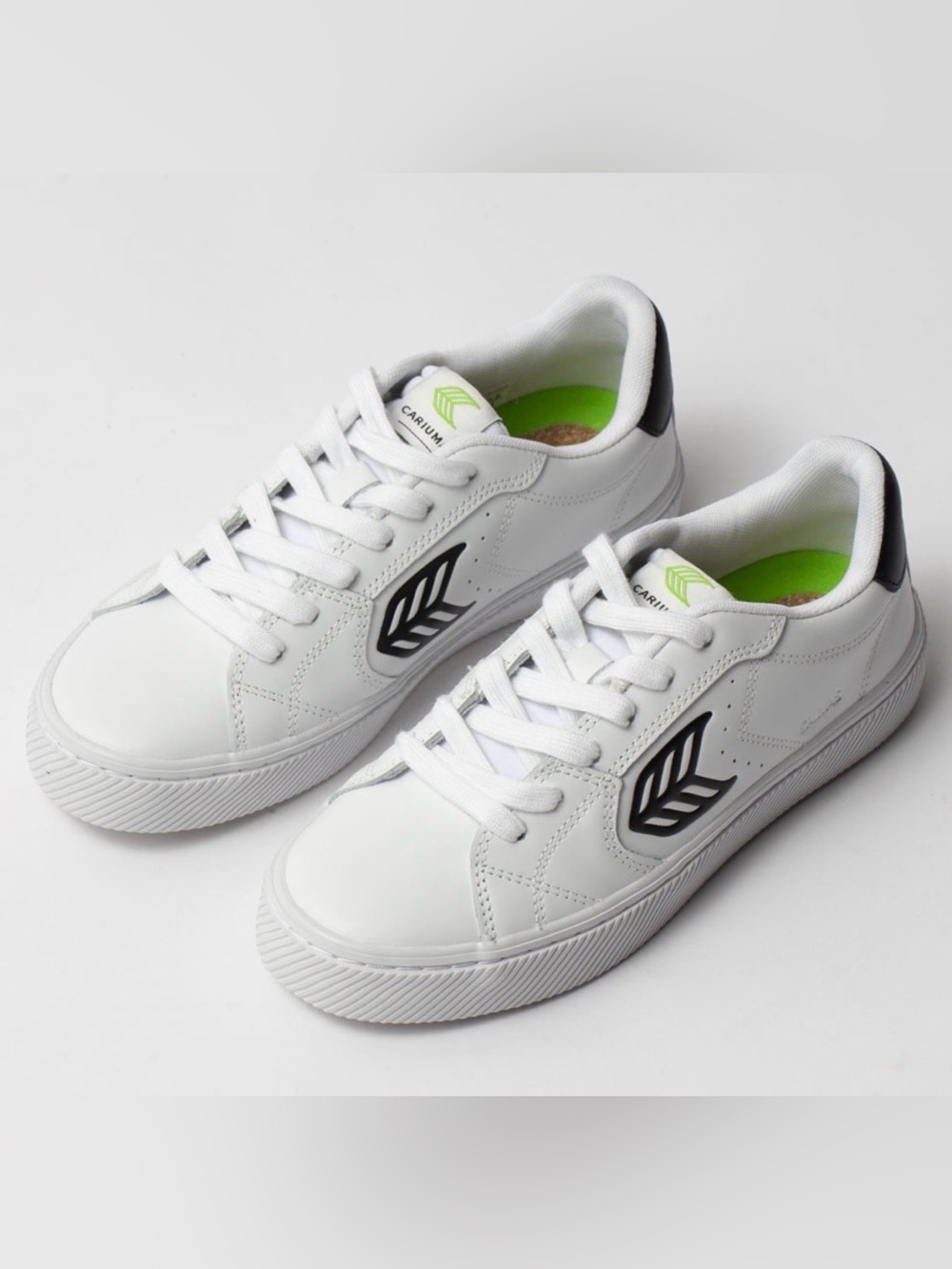 Cariuma Women’s White Low-Top Leather Sneakers